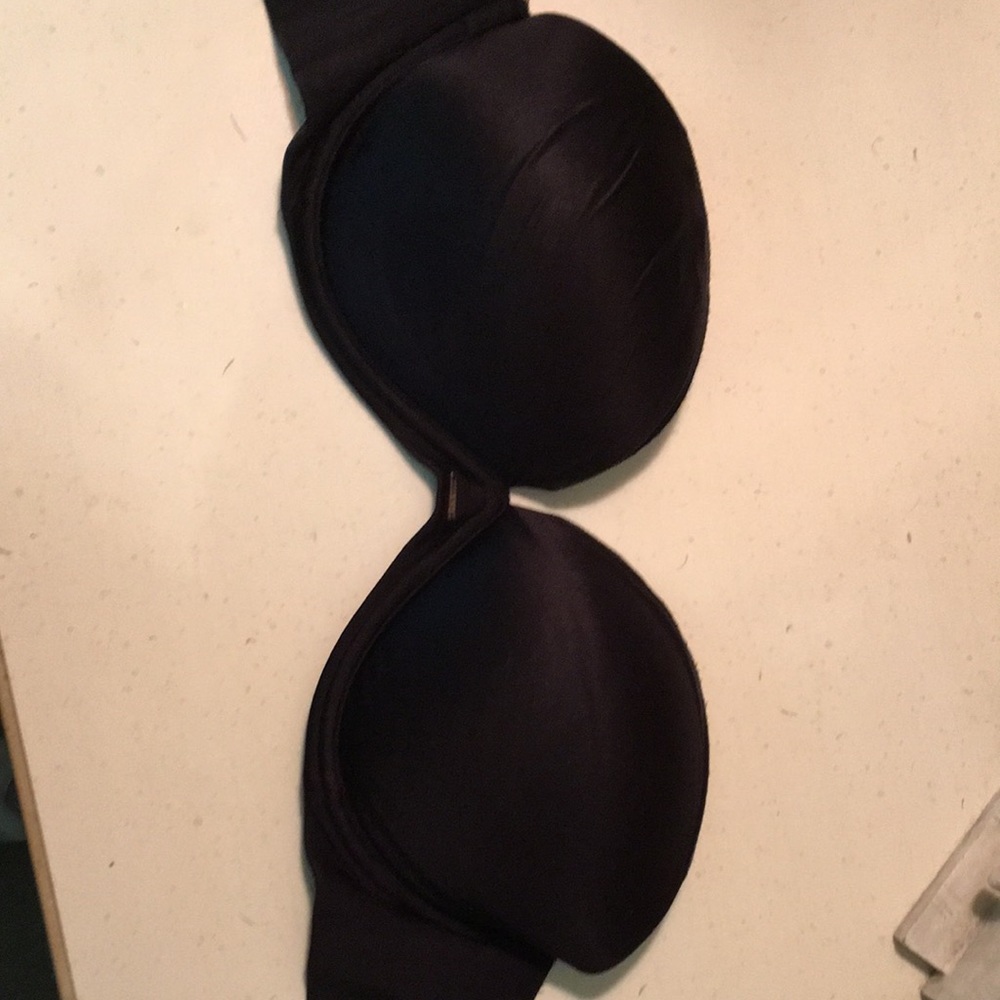Victoria’s Secret black strapless push up 36c